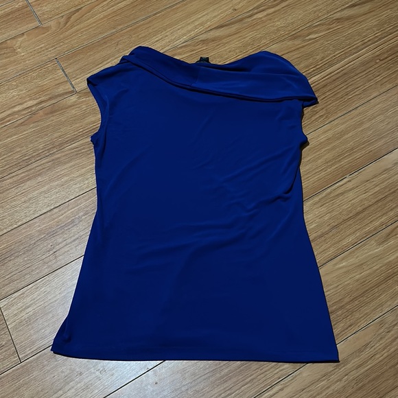 Banana Republic Top. - Picture 8 of 8